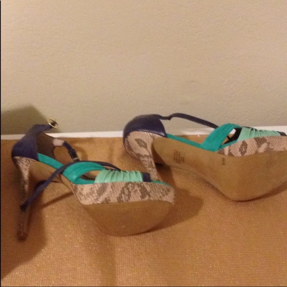 Jessica Simpson heels - Picture 2 of 2